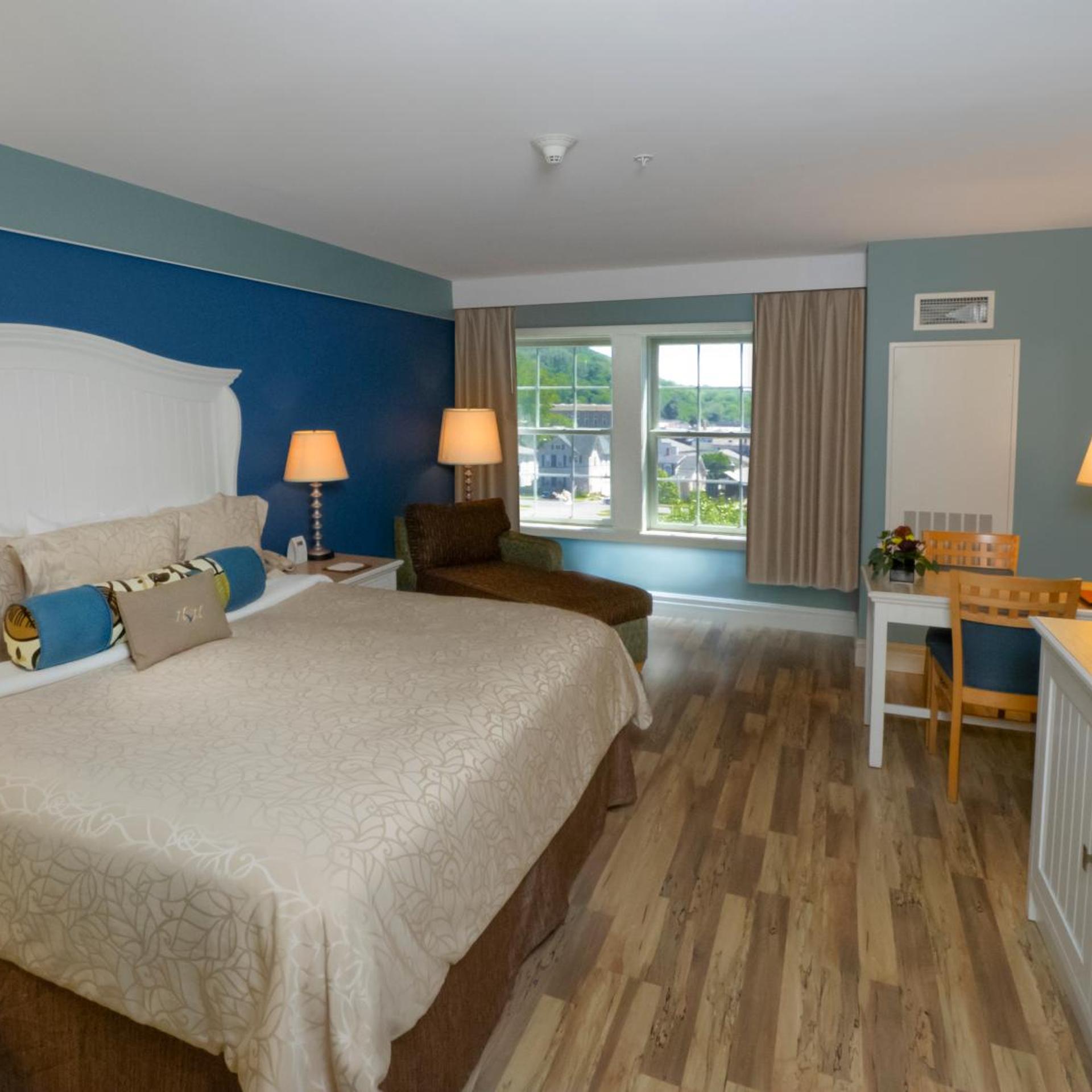Watkins Glen Harbor Hotel 5/34