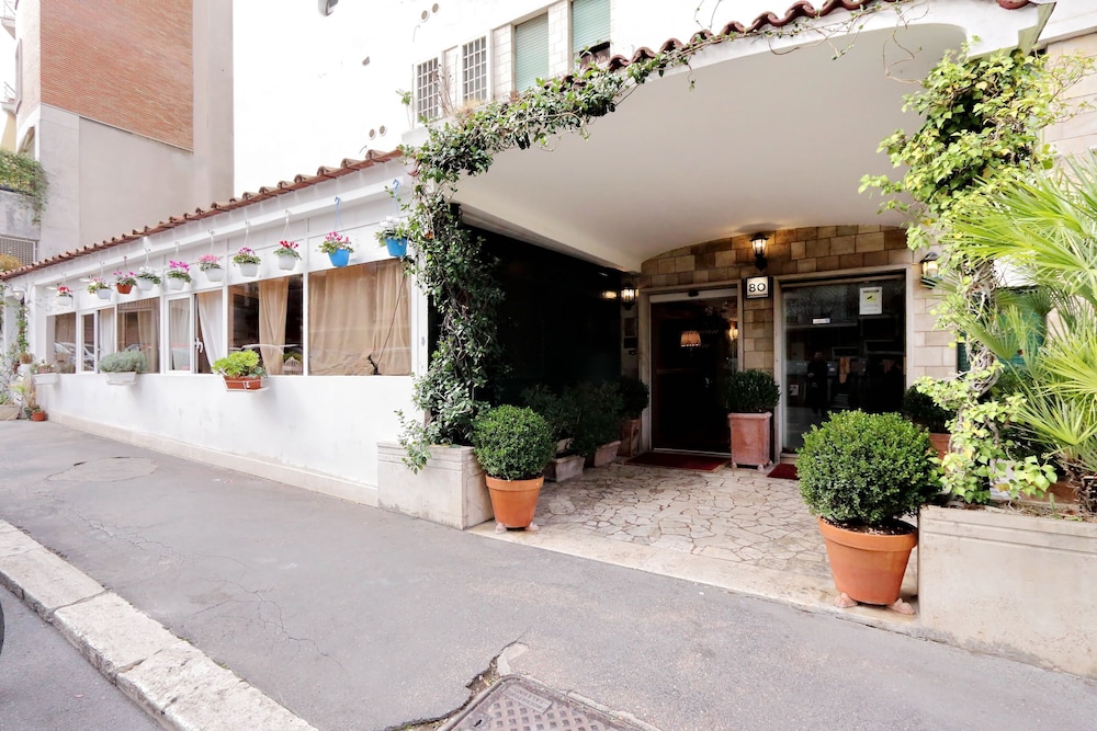 Rent In Rome - Appartamento Archimede 2/19