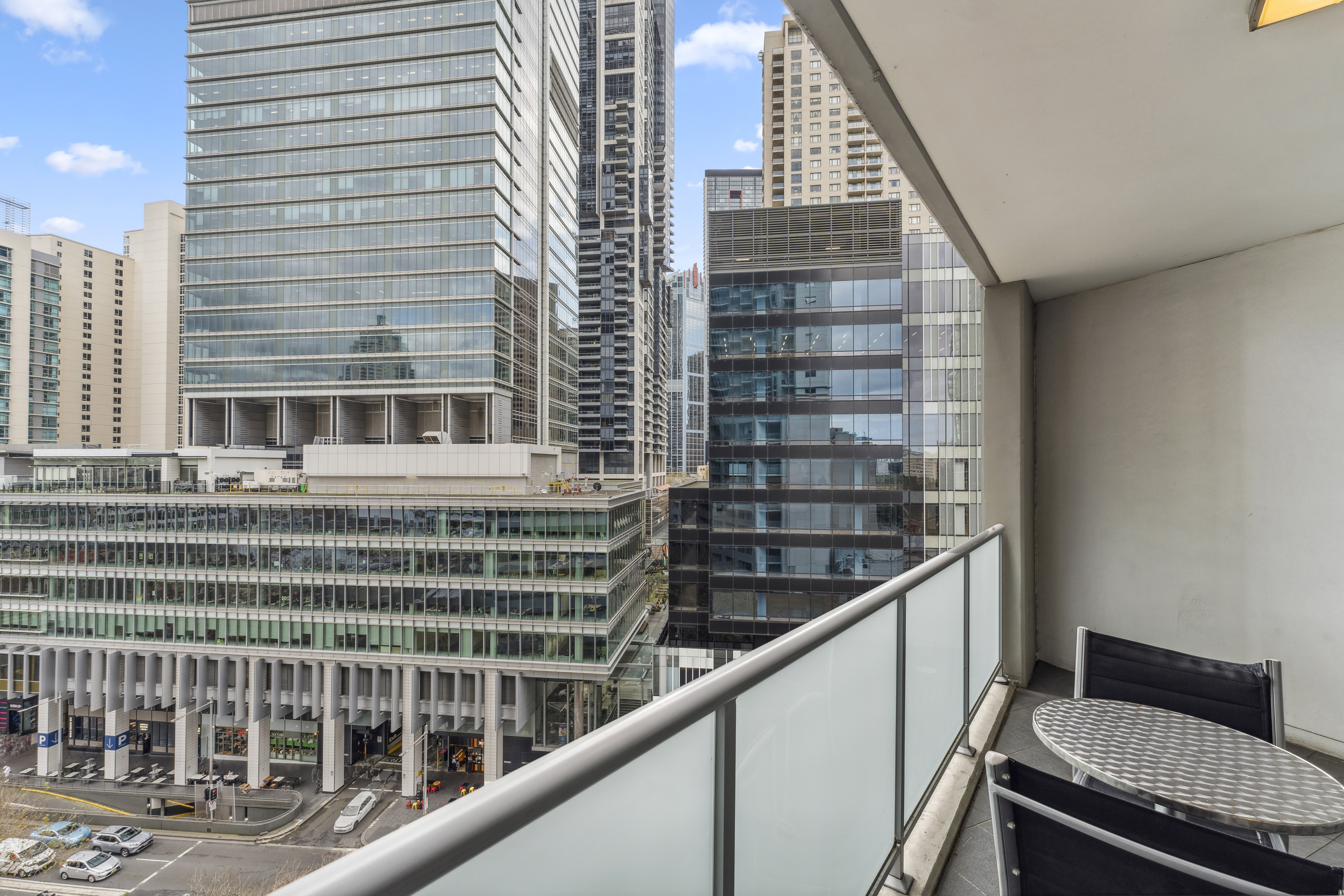 Apx World Square Apartments 28/52