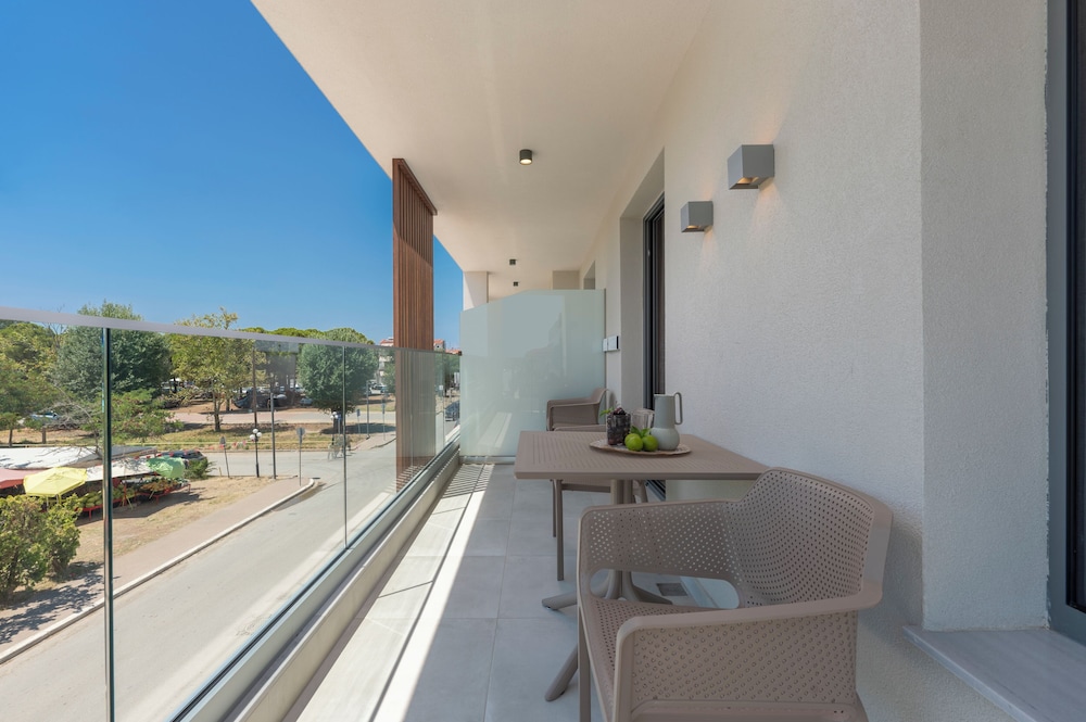 Sandy Seaside Suites 43/66