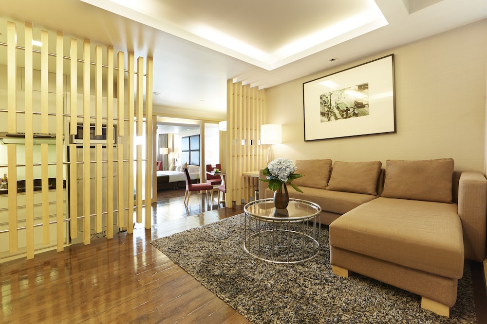 SORA Resort & Suites Sukhumvit 30/73