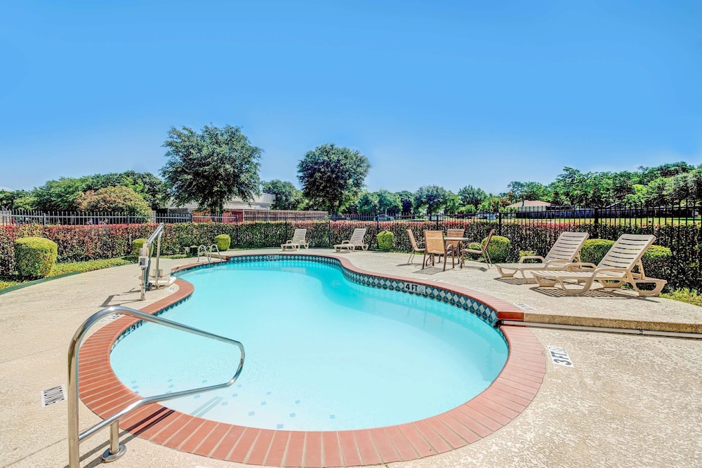 Super 8 By Wyndham Mckinney/Plano Area 1/22