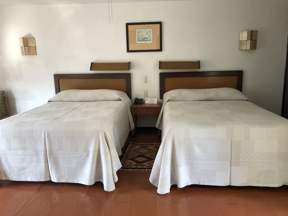 Standard, 2 Double Beds