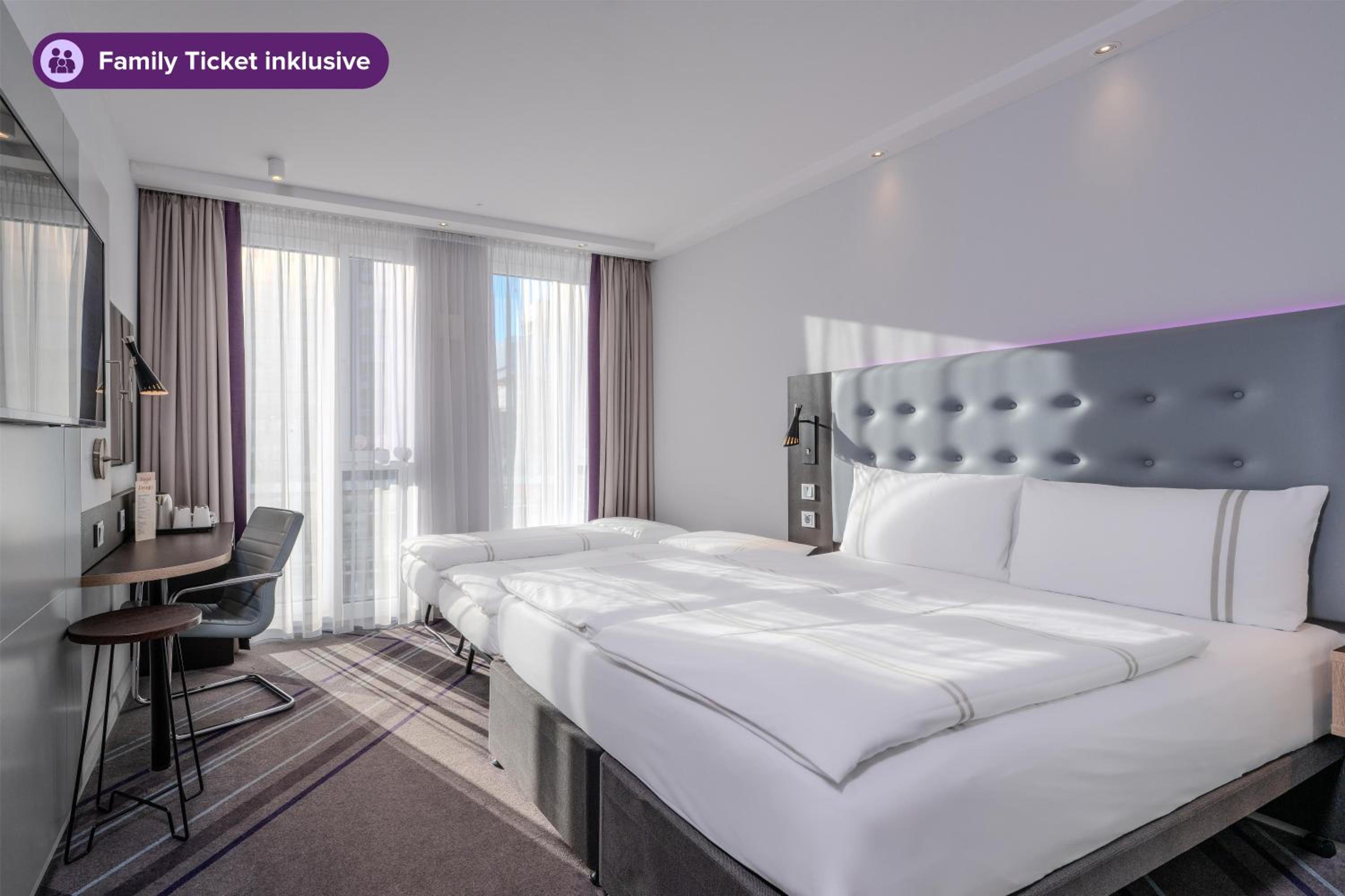 Room, Quadruple