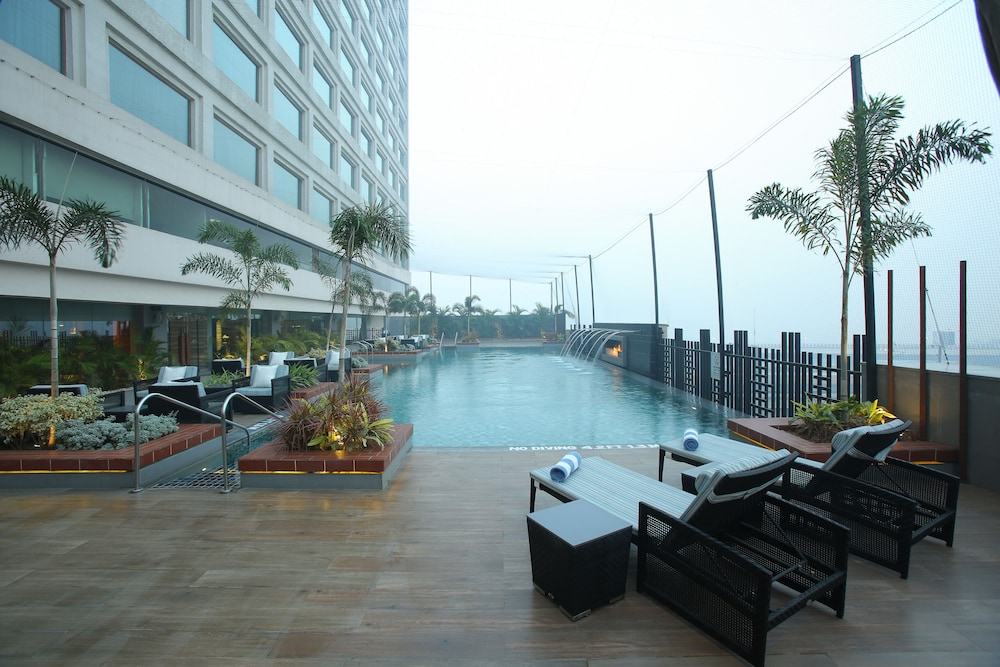 Crowne Plaza New Delhi Mayur Vihar Noida 59/64