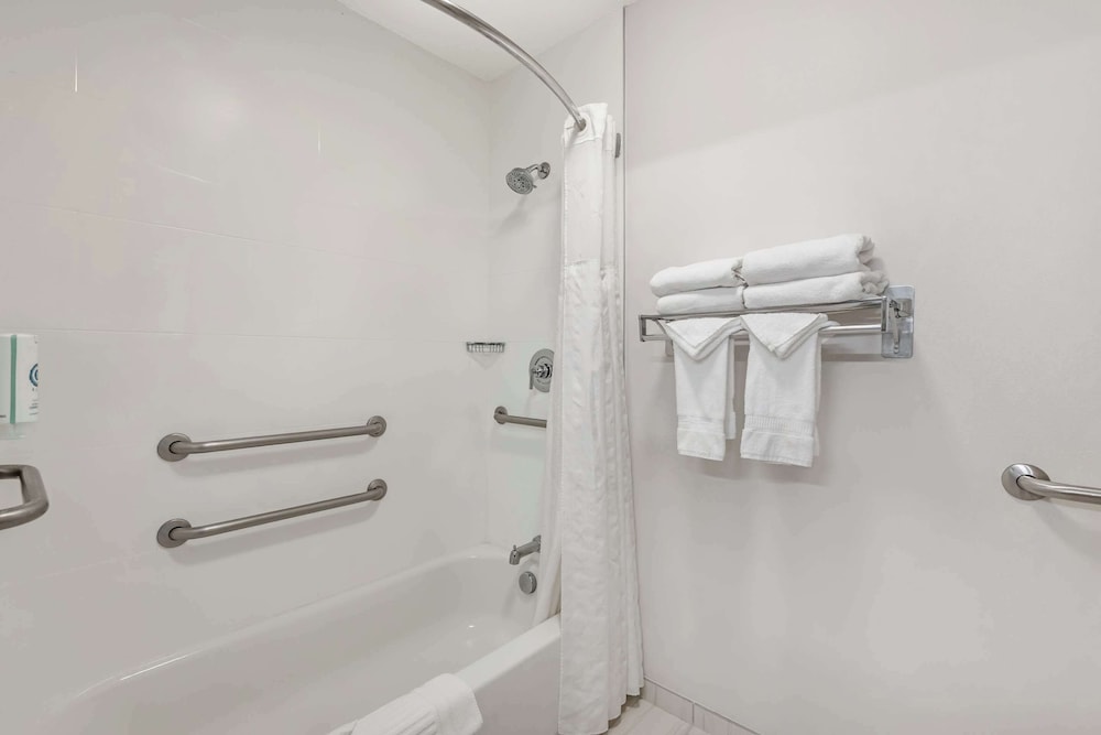 جناح بسريرين كوين مع أريكة لذوي الإعاقة، City Express by Marriott Redmond Airport 2/2