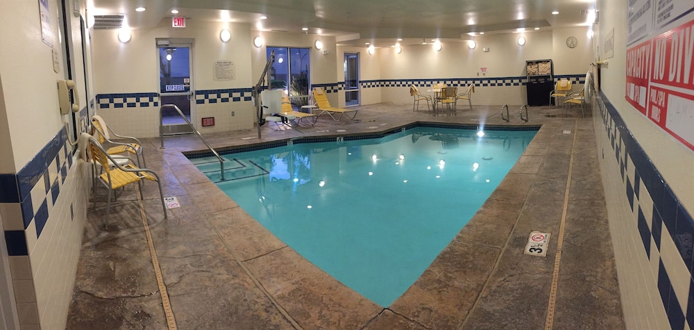 Fairfield Inn And Suites San Bernardino 25/47