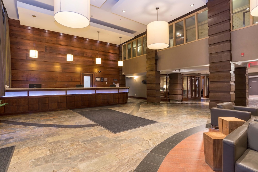 Sandman Signature Calgary Airport Hotel 6/47