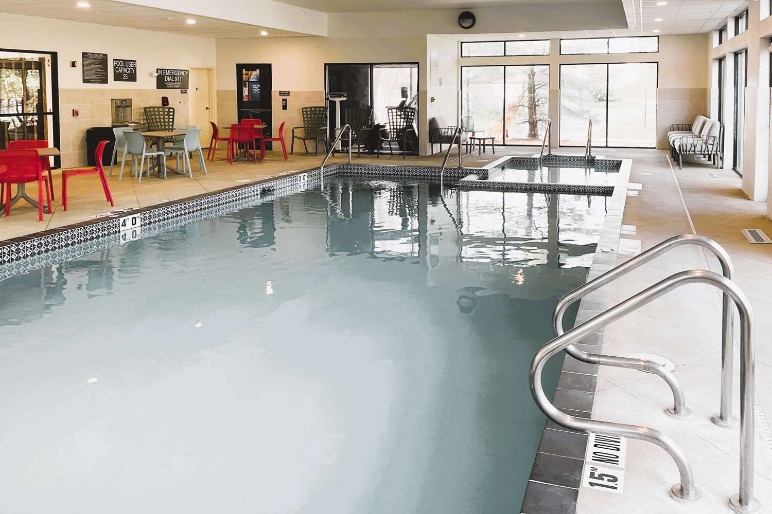 swimming pool spa