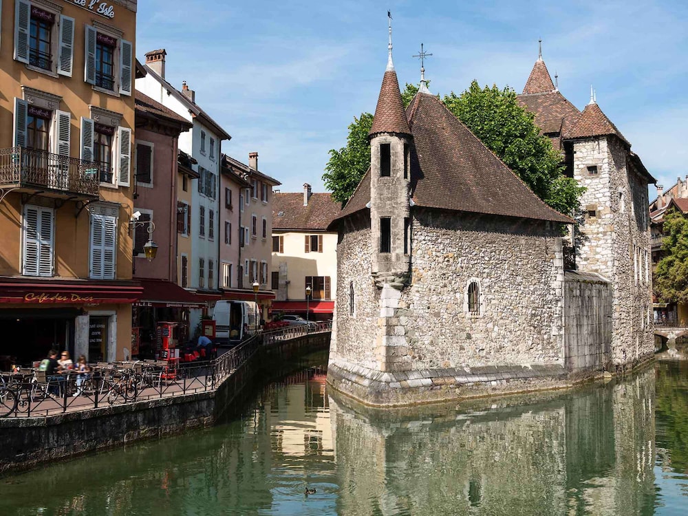 Mercure Annecy Centre 63/69