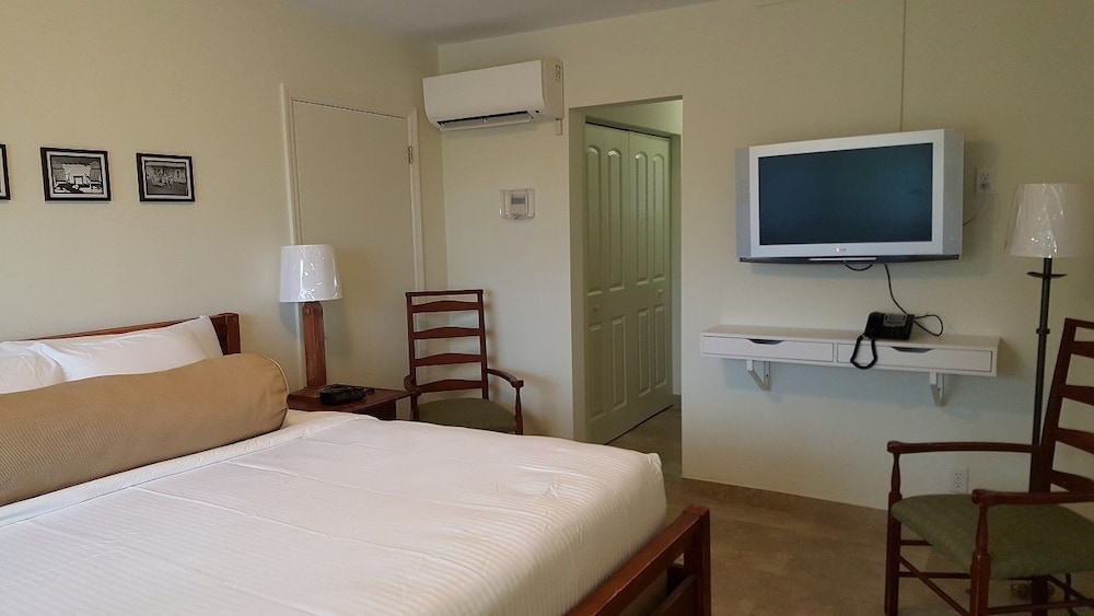 Le Cabanon Motel 13/50