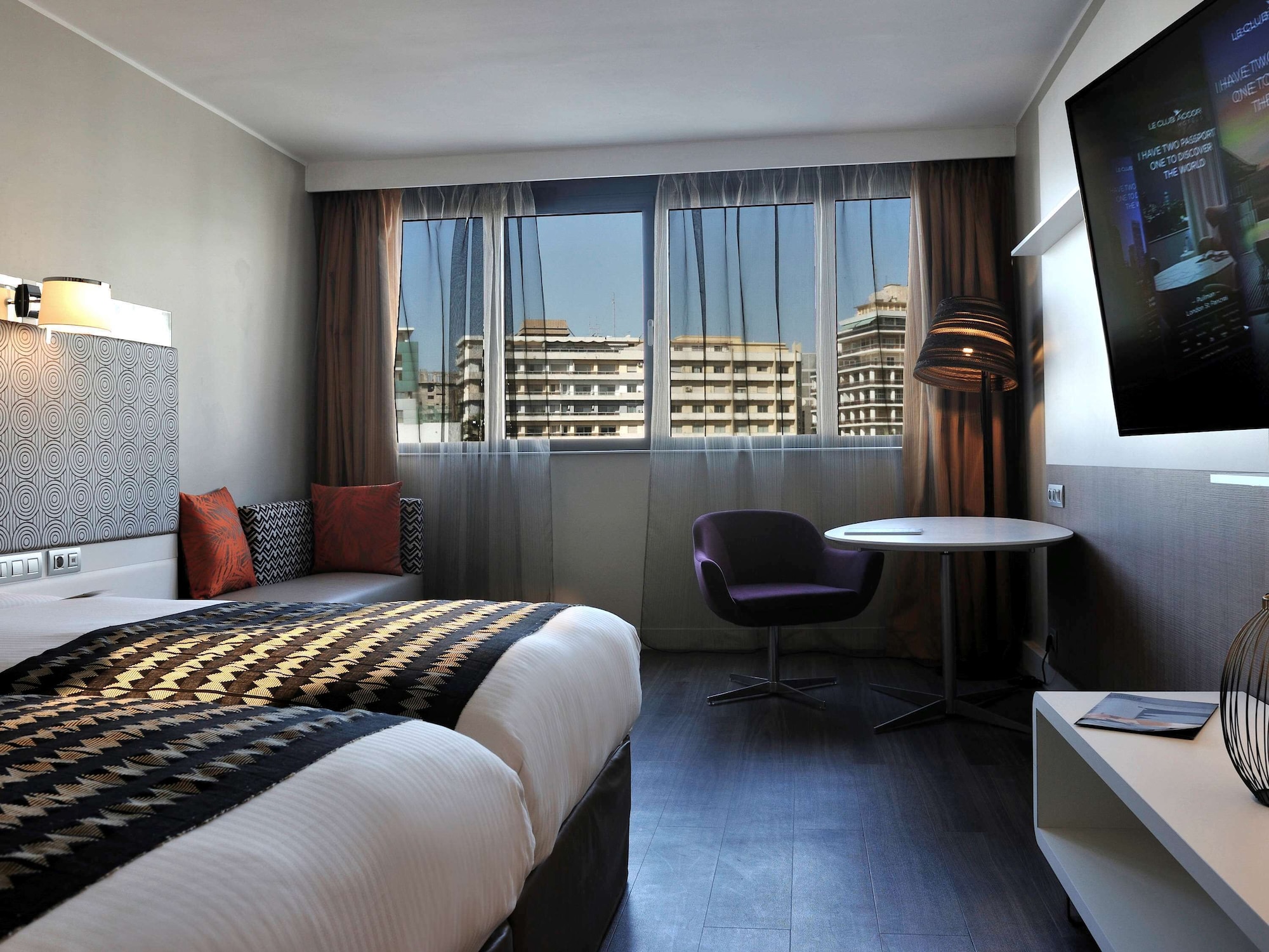SUPERIOR, TWIN BEDS, CITY VIEW