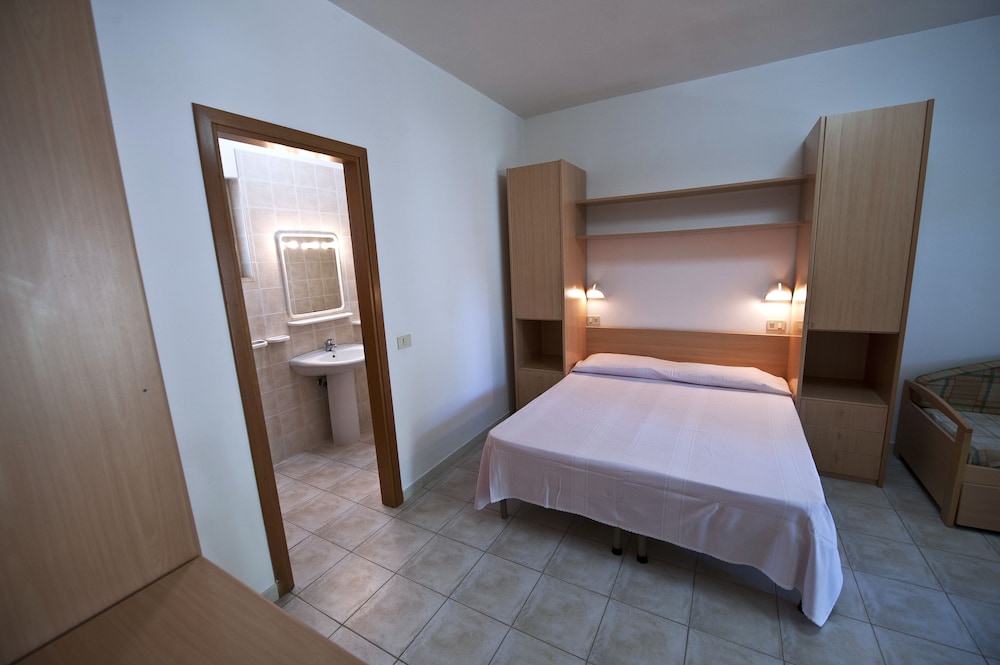 VILLAGGIO LE DIOMEDEE 21/70
