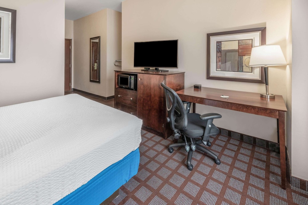 La Quinta Inn & Suites by Wyndham Bozeman 29/33