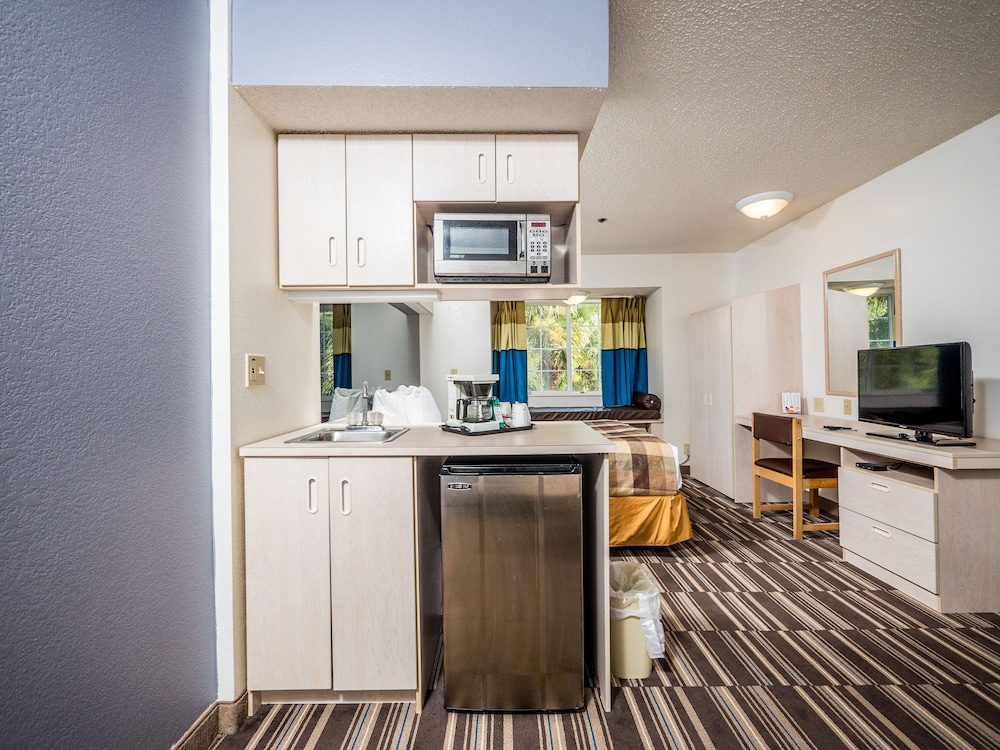 Microtel Inn & Suites by Wyndham Palm Coast I-95 9/29