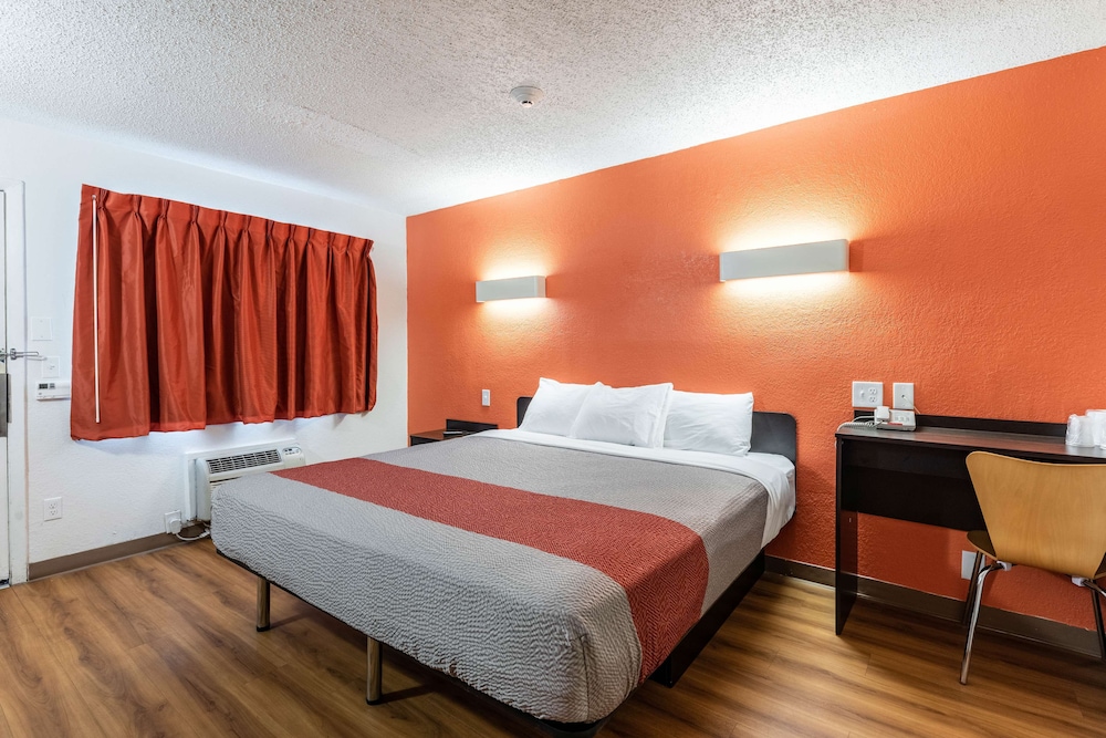 Motel6 North Richland Hills, TX 29/61