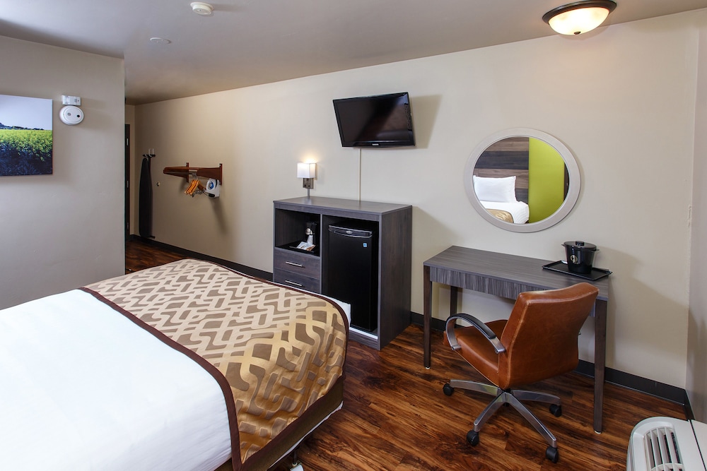 Hotel J Green Bay Formerly Airport Settle Inn 60/72