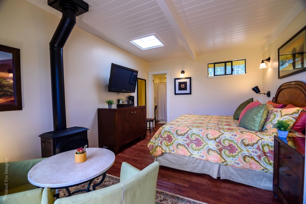 Inn at Buckhorn Cove 9/59