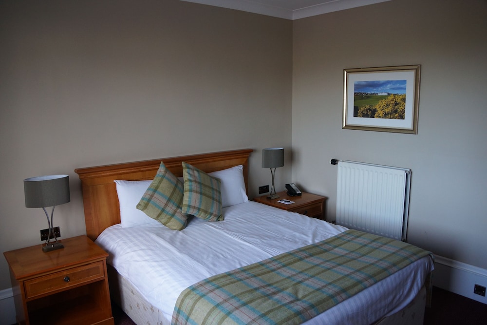 Carnoustie Hotel 12/75