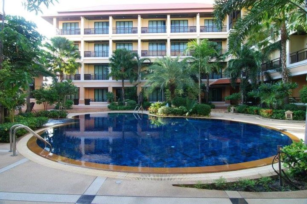 Lecasa Bangsaen Hotel 4/37