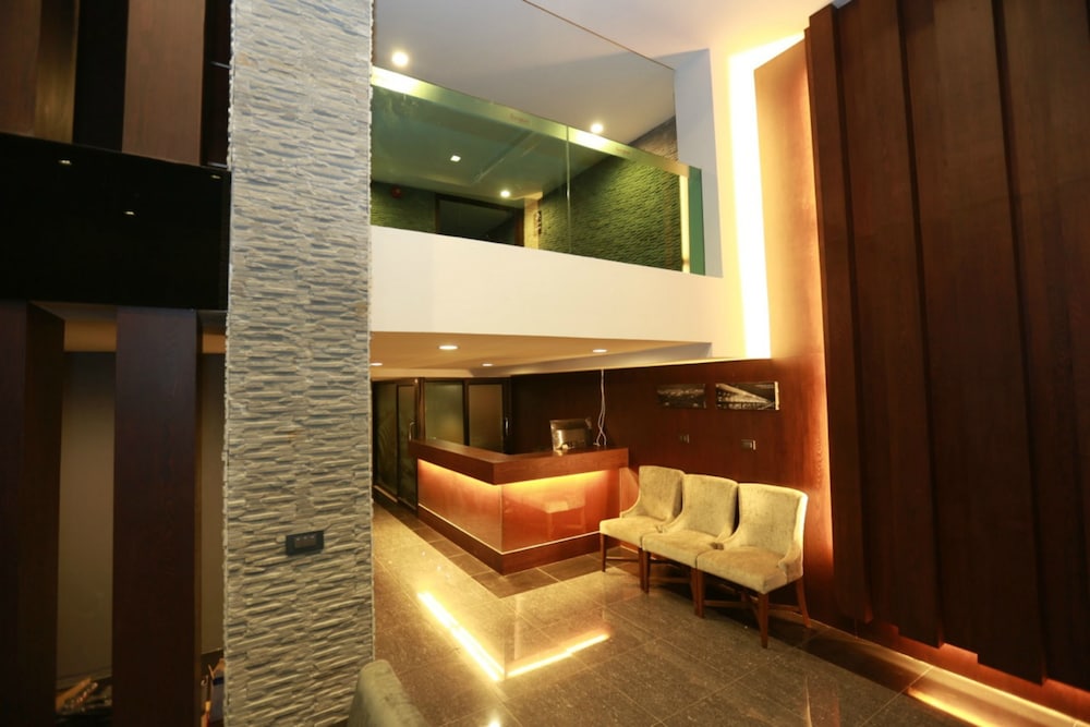 Lobby at Collection O The Bangkok Airport Link Suite, BANGKOK