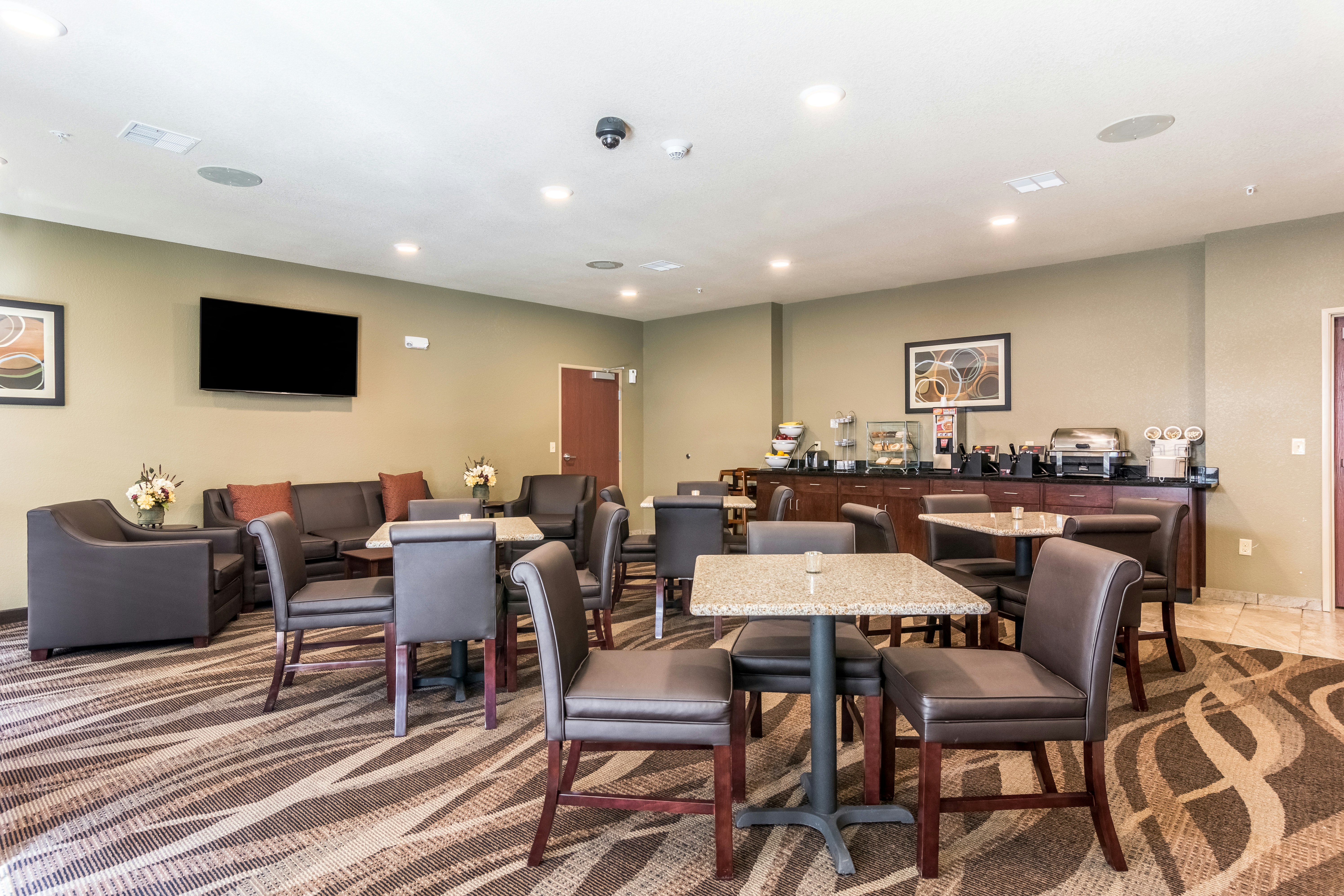 Cobblestone Hotel & Suites - Greenville 15/21