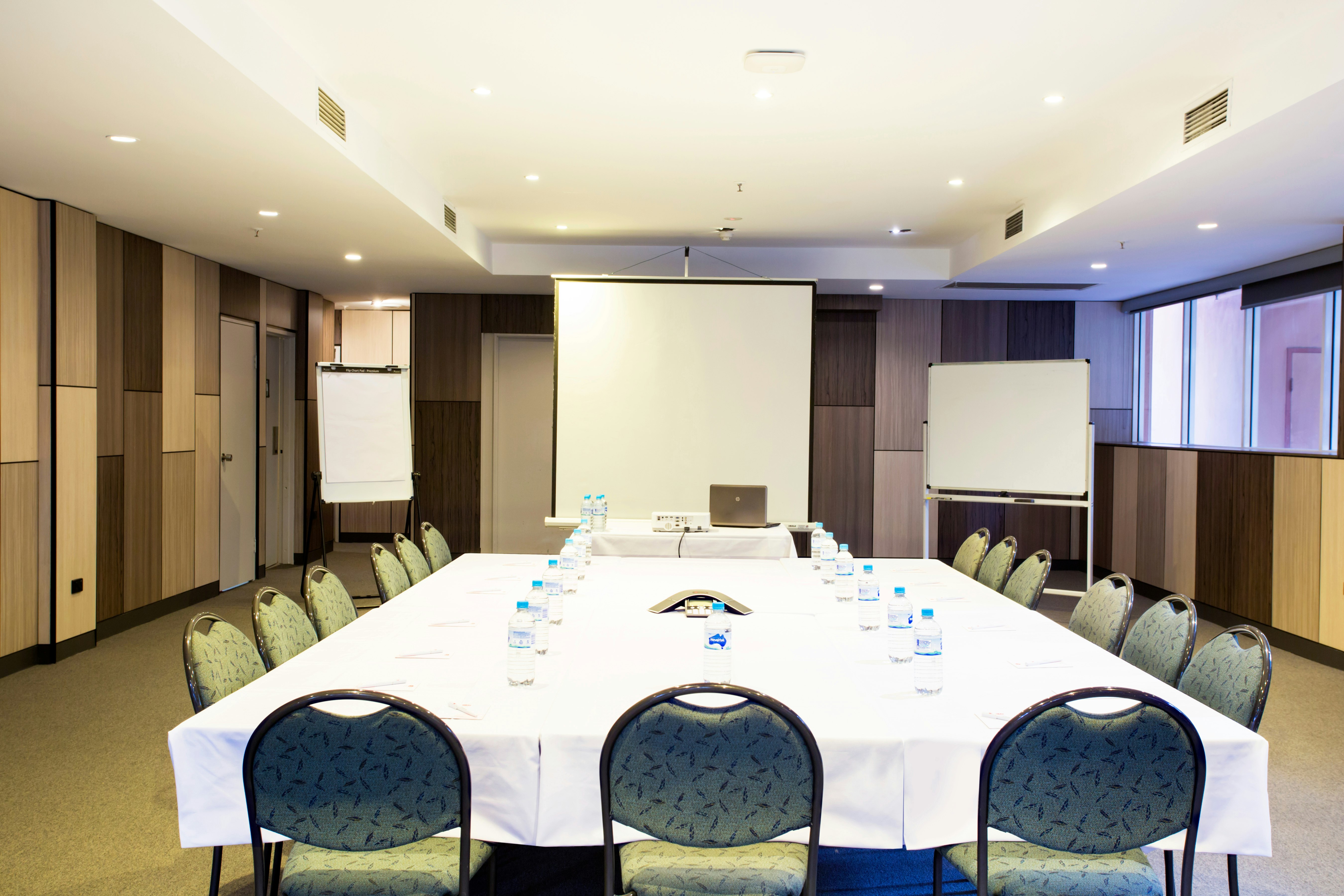 Metro Aspire Hotel Sydney 44/57