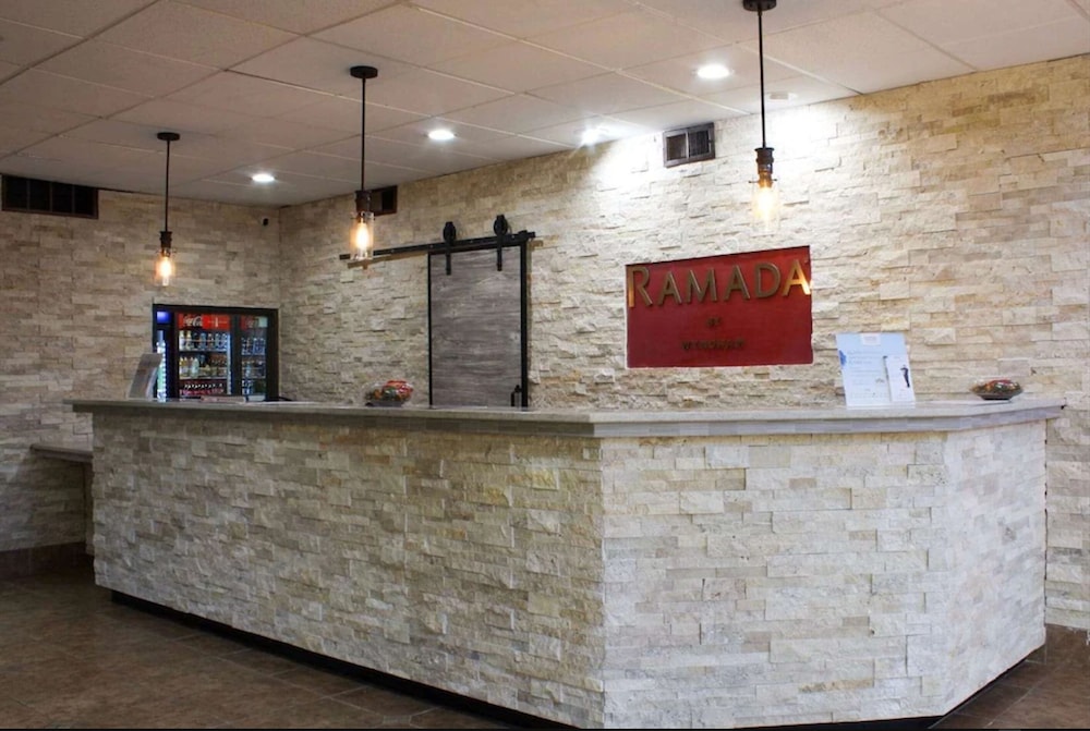 Ramada by Wyndham North Platte & Sandhills Convention Ctr 7/35