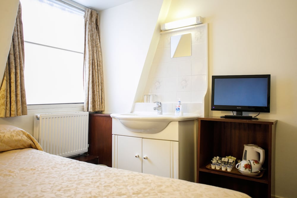Jesmond Hotel 38/50