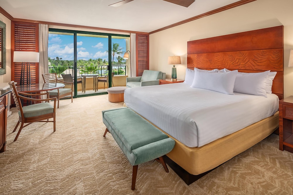 ROOM, KING BED, PARTIAL OCEAN VIEW