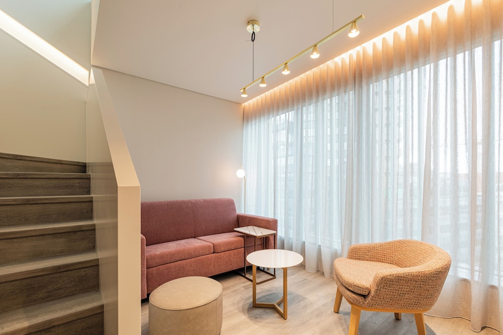 Luster Hotel 46/58