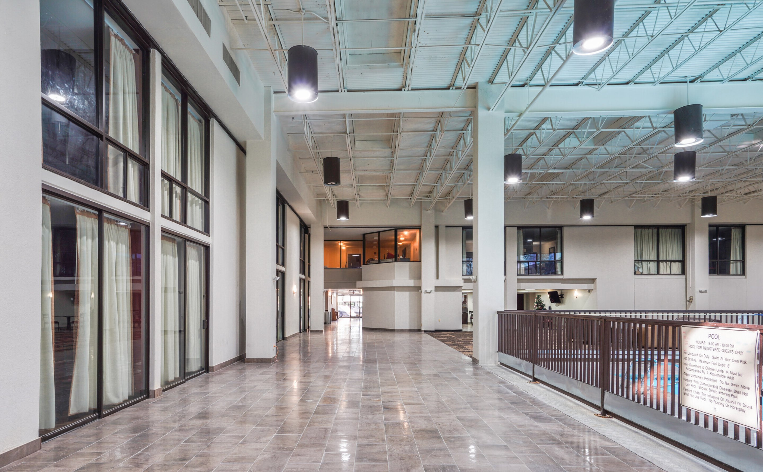 Red Roof Inn Plus and Suites Houston IAH Airport SW 7/34