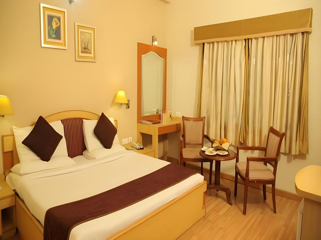 HOTEL ADITYAZ 18/41