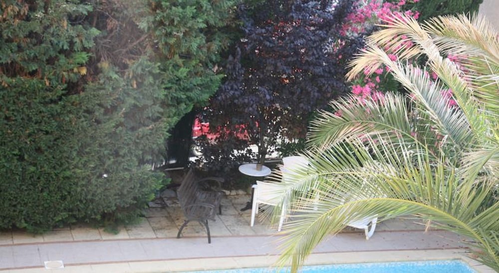 Adonis Arc Hotel Aix 63/68