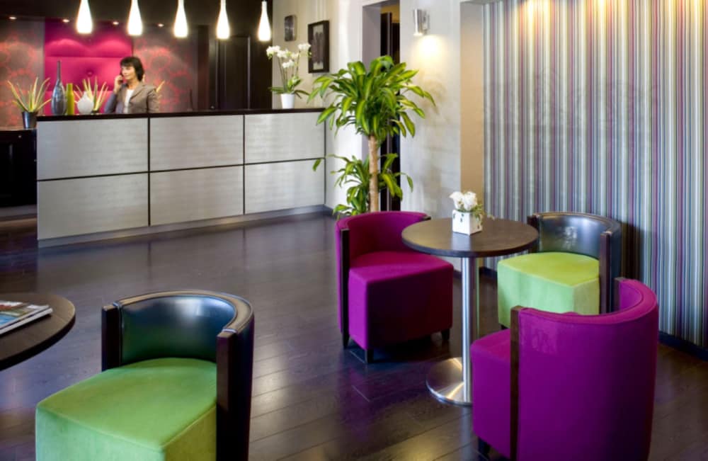 Jack's Hotel 6/54