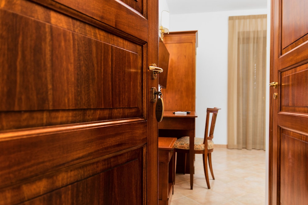 Hotel Villa de Pasquale 35/54
