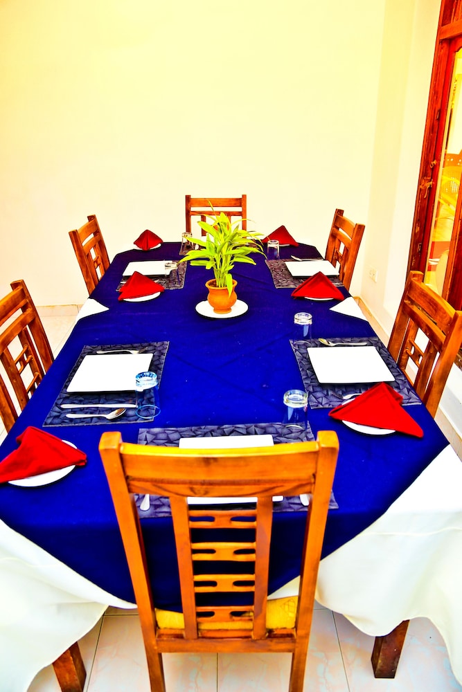 Thilaka City Hotel 30/44