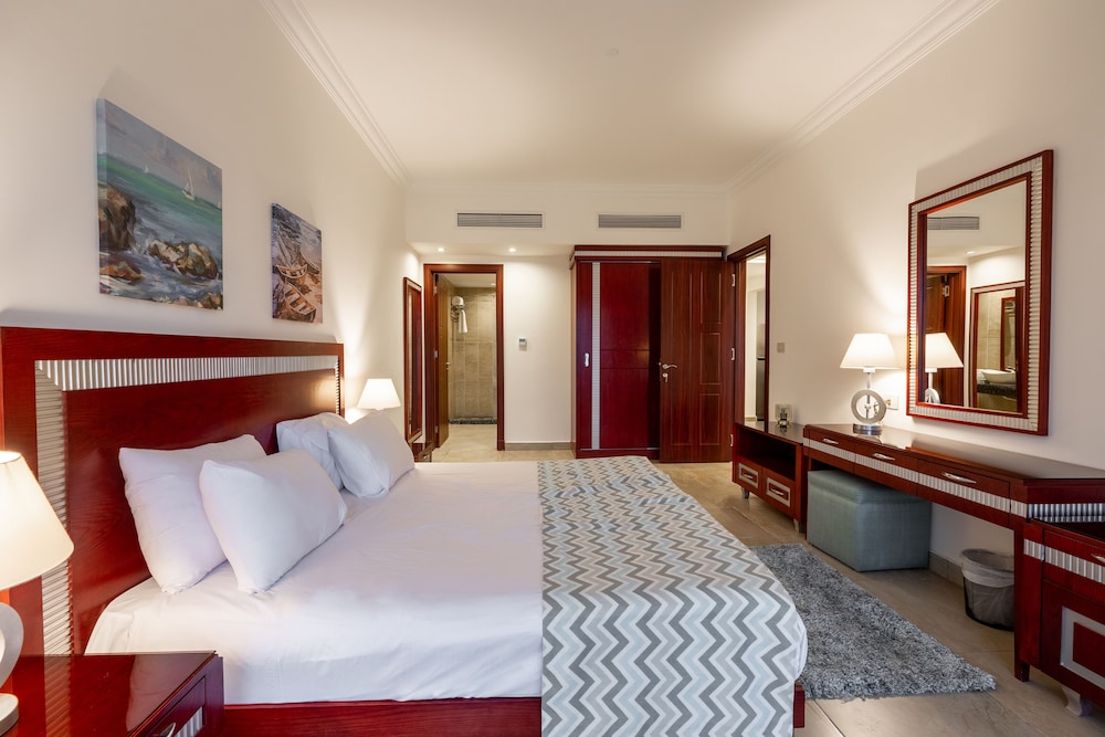 Oyster Bay Beach Suites 17/60