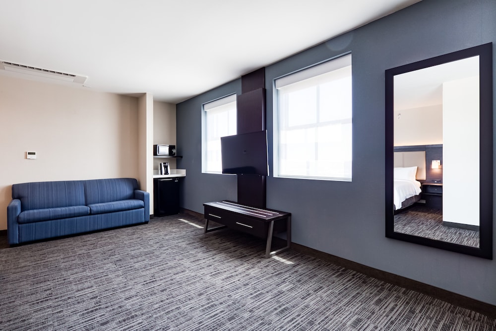 HOLIDAY INN EXPRESS KANSAS CITY DOWNTOWN 13/72