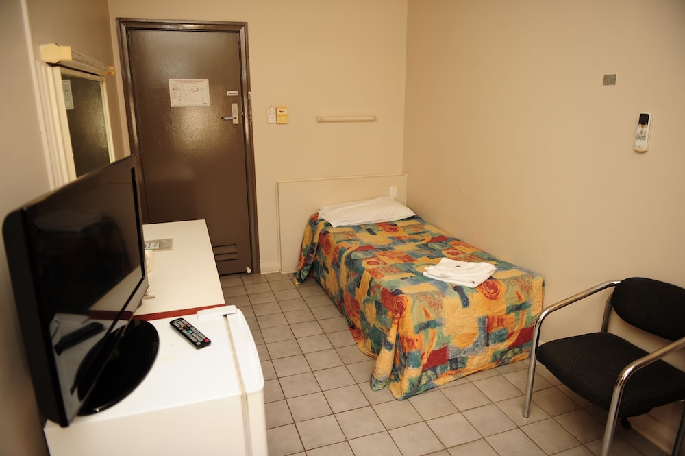 Allen Hotel 32/69