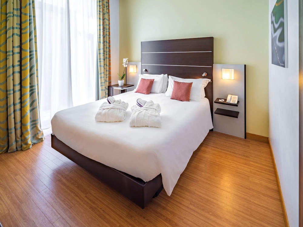 Mercure Napoli Centro Angioino 18/47