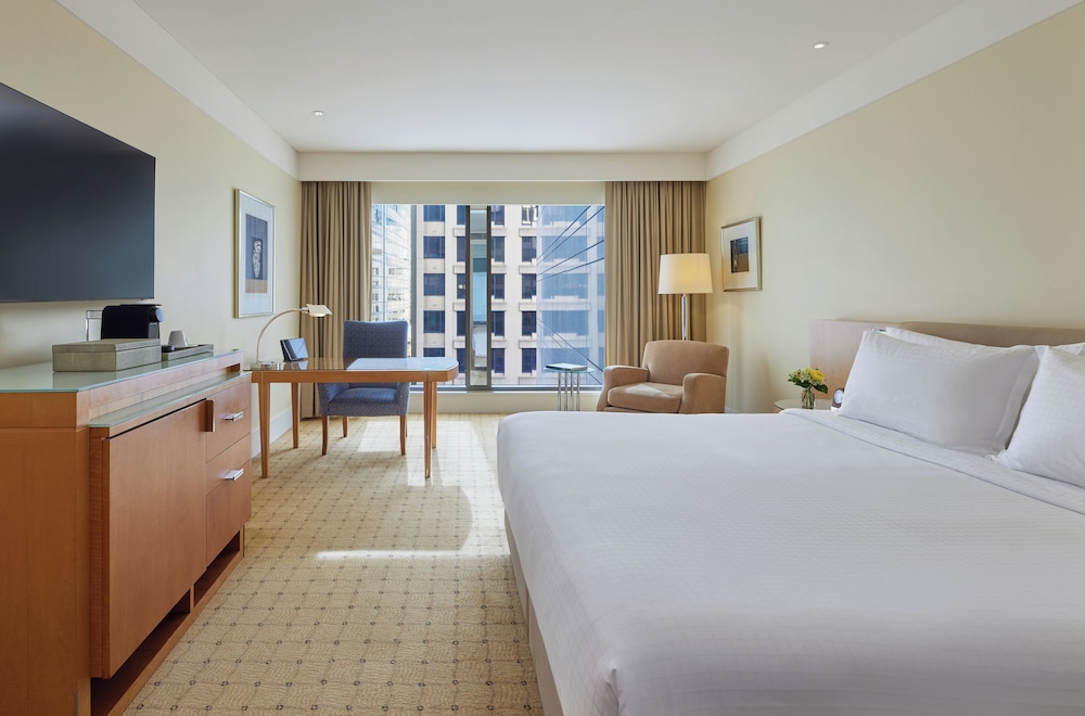 The Fullerton Hotel Sydney 18/68