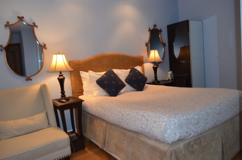 Hotel 1110 - Adults Only 12/75