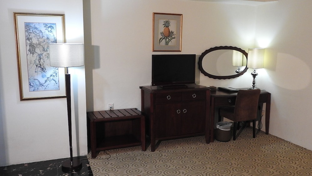 Crown Vista Hotel 10/50