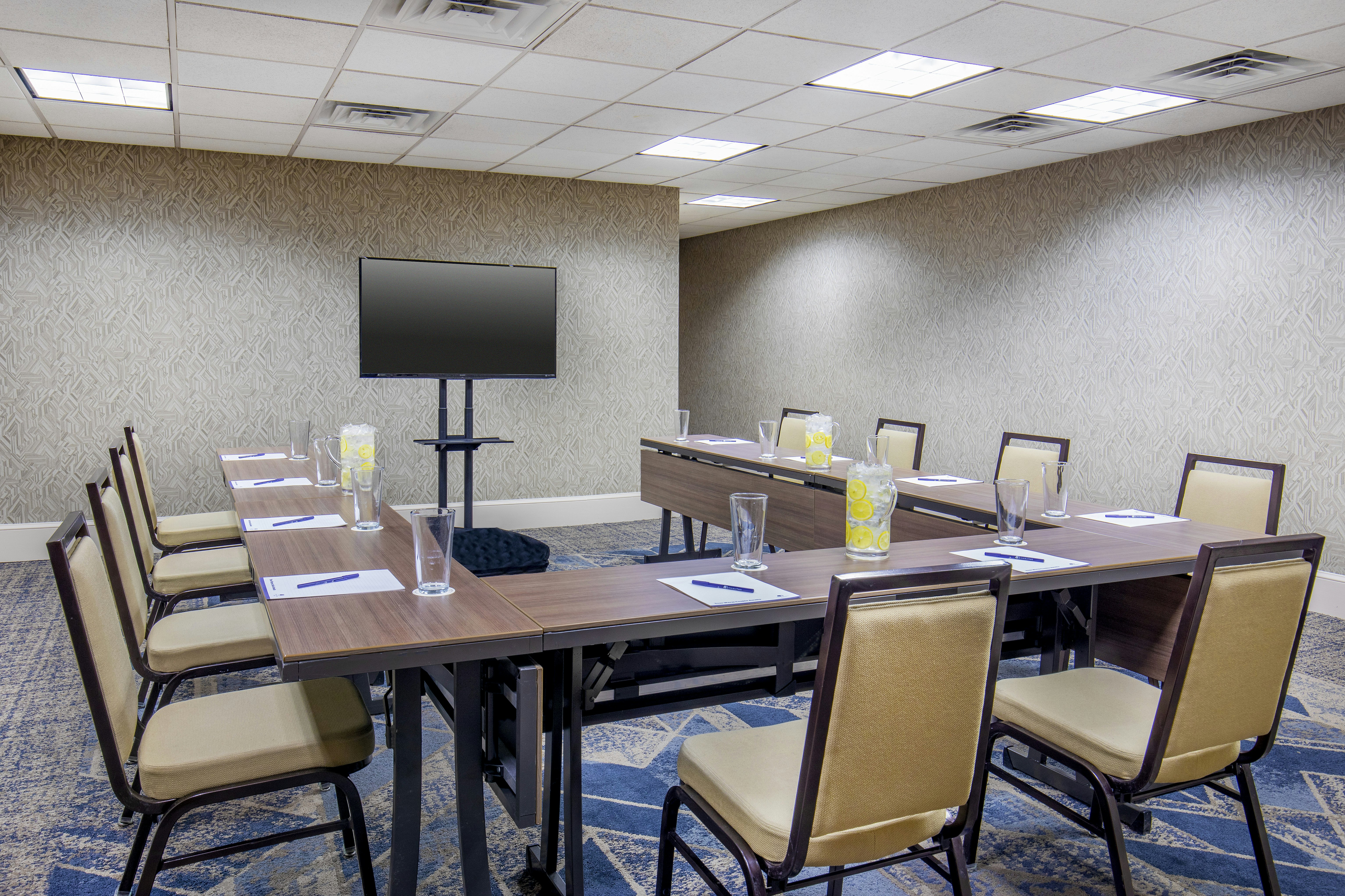 DoubleTree by Hilton Hotel Nashville Downtown 69/79