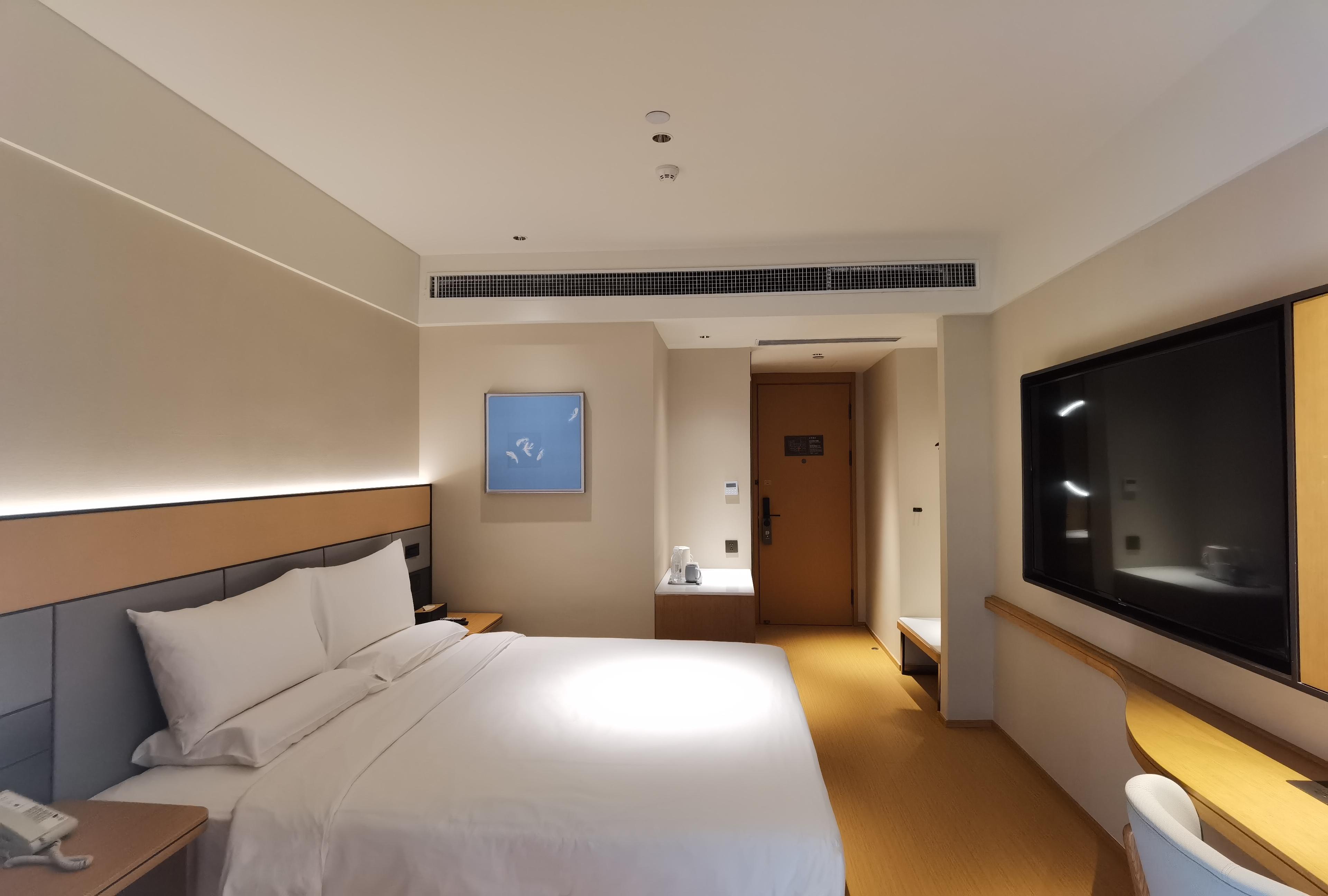 Ji Hotel (Xiamen Mingfa Square) 11/50