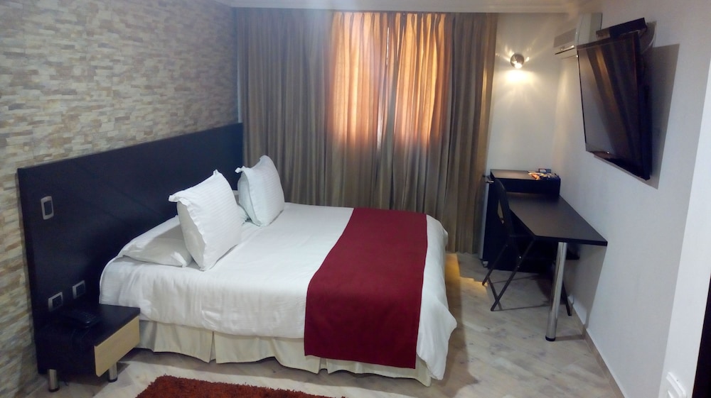 Hotel Leon Dorado 7/27