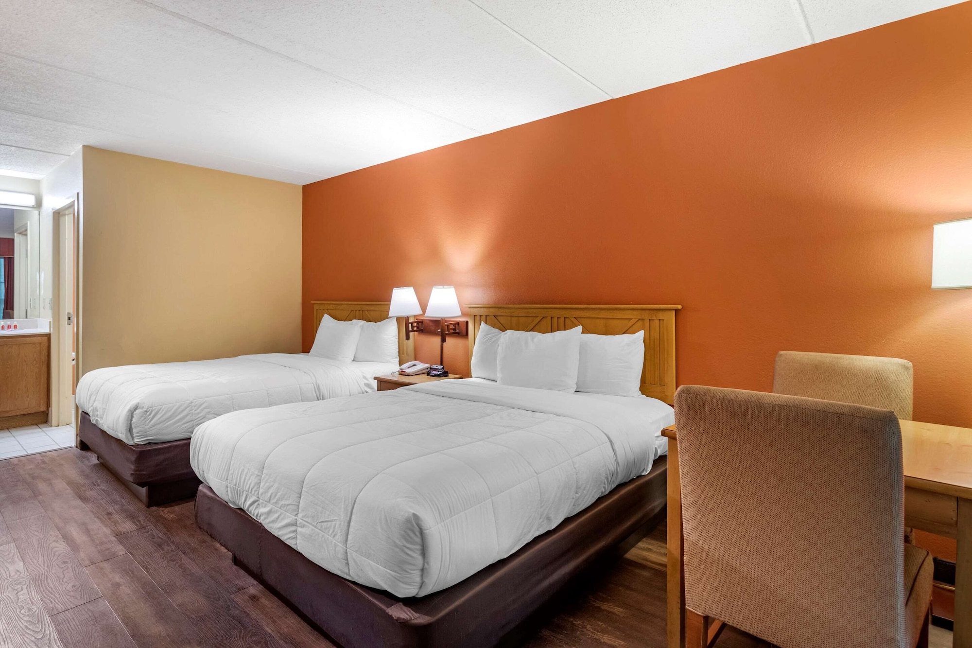 غرفة قياسية بسريرين كوين، Econo Lodge Pigeon Forge Riverside 5/10