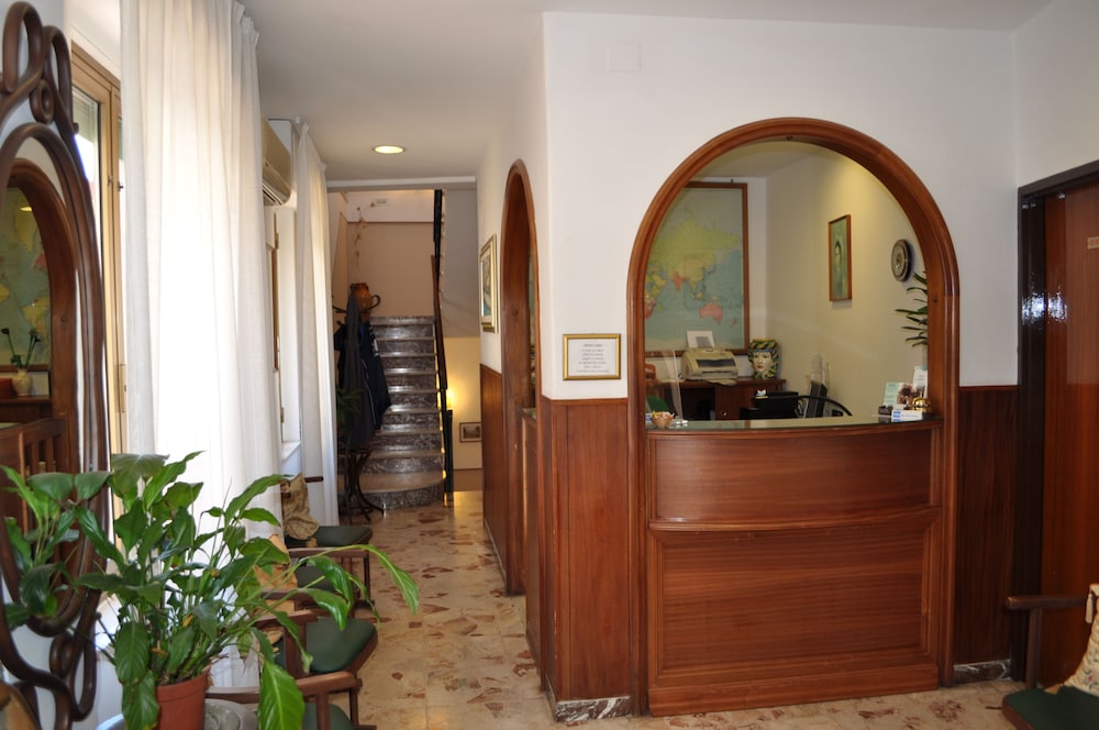 Hotel Condor 8/71