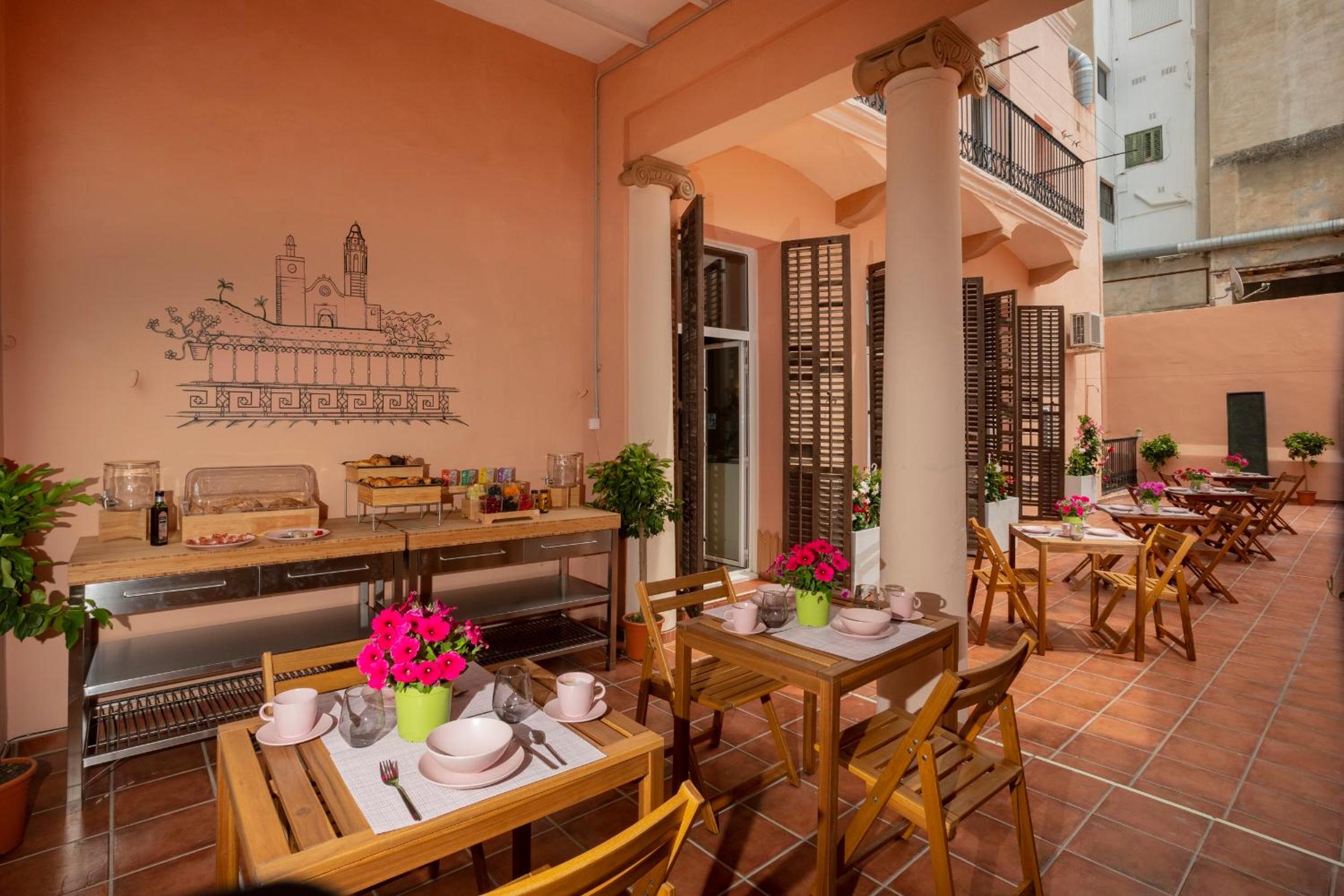 Antonios Hostal 17/25